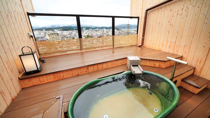 【温泉SALE】飛騨高山の町並みを望む露天風呂付客室二食付き